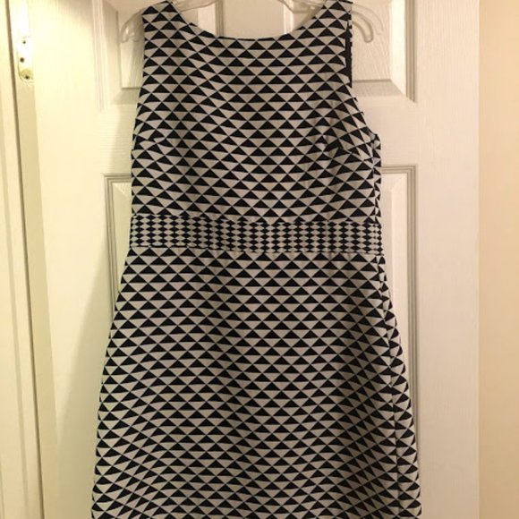 Just...Taylor Geometric Pattern Dress - Picture 1 of 4